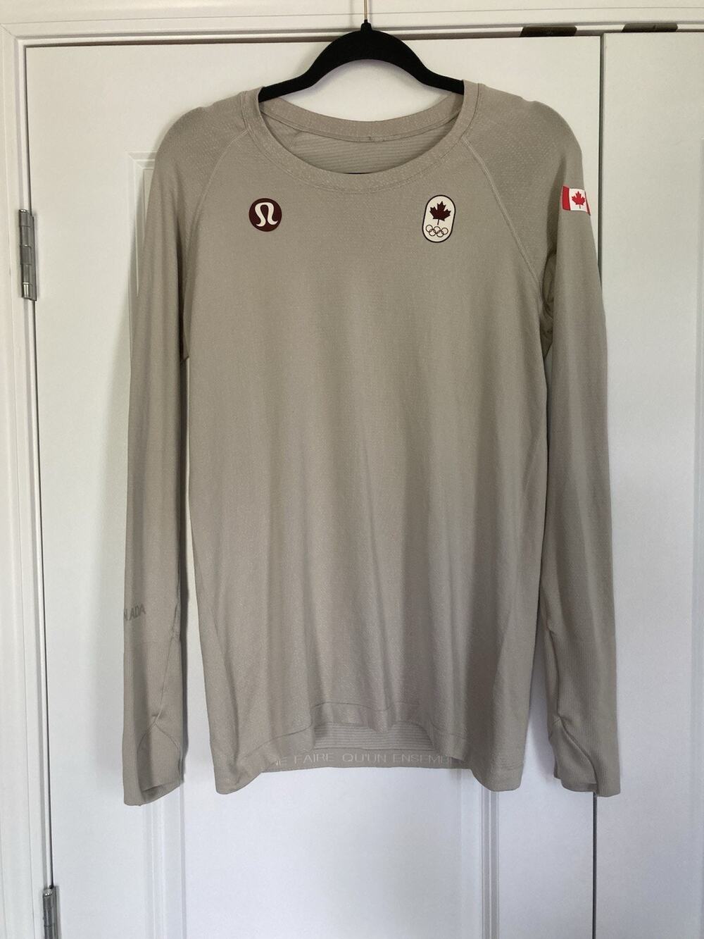 Lululemon Team Canada Olympic Team Women’s Longsleeve Size 10